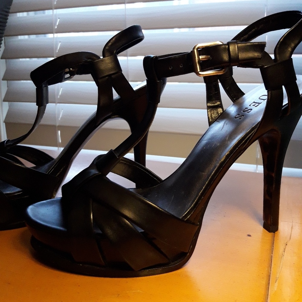 4 in heals by Guess